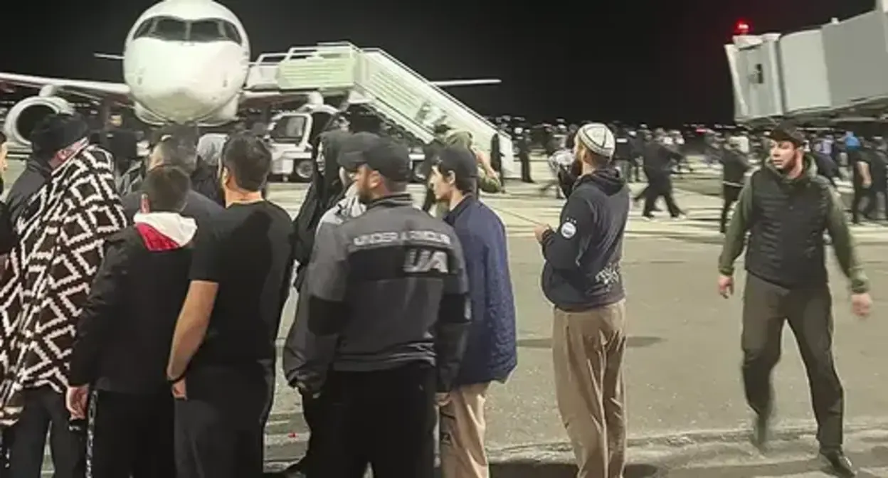 Mass riots at Makhachkala Airport on October 29, 2023. Screenshot of a video https://ru.euronews.com/2023/10/30/ru-russia-dagestan-airport-chaos