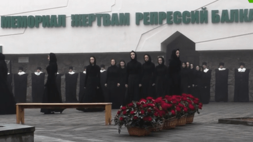 The mourning meeting in Nalchik dedicated to the 80th deportation anniversary. Screenshot of a video by the "Caucasian Knot" published on March 8, 2024 https://youtu.be/8KC52IWkQS4