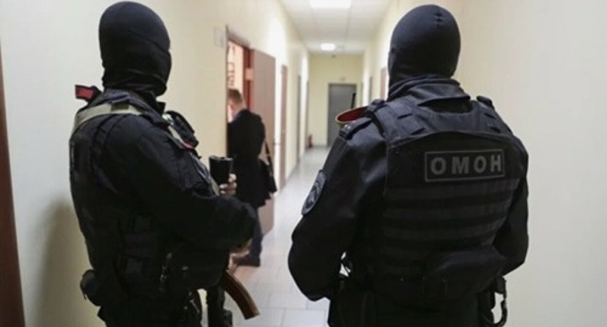 Law enforcers, photo: Yelena Sineok, Yuga.ru