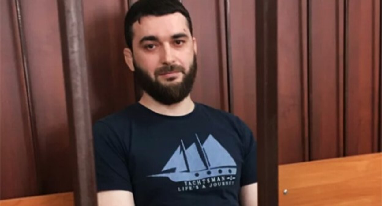Abdulmumin Gadjiev. Photo https://memohrc.org/ru/news_old/dagestanskiy-zhurnalist-abdulmumin-gadzhiev-ostanetsya-pod-strazhey included into the register of foreign agents