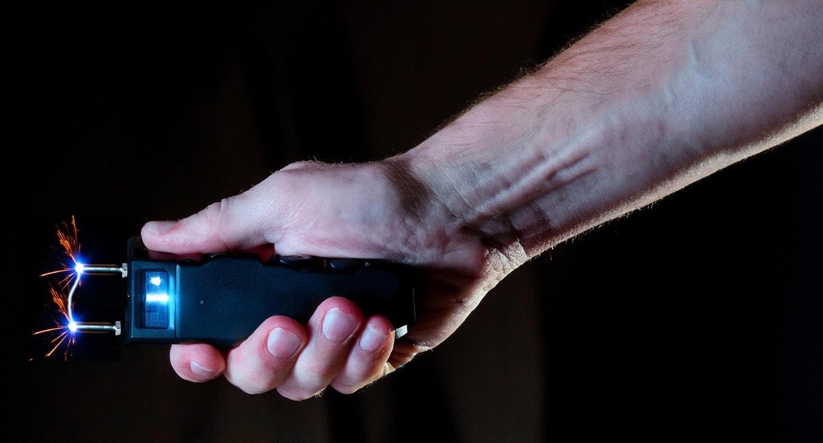 A stun gun. Picture created by the "Caucasian Knot" in Photoshop