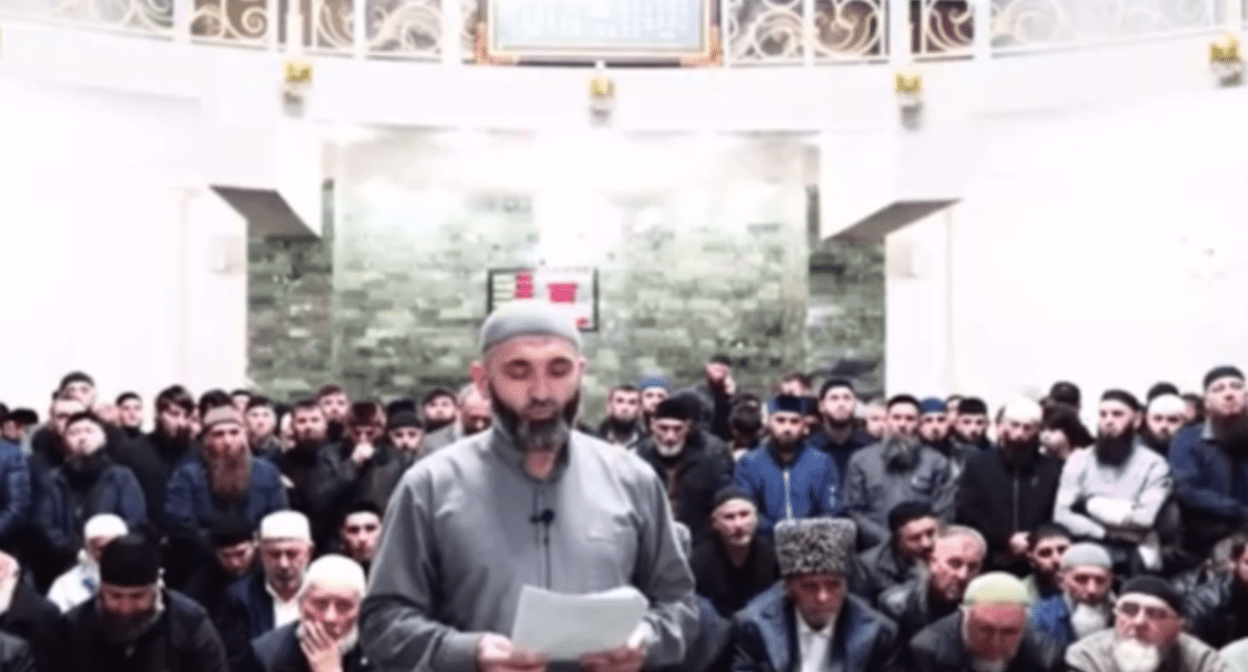 The authors of the appeal in support of the Ingush imam Mukhammad Tamaskhanov. Screenshot of a video posted on the serdalo_ingushetii Telegram channel on April 17, 2025, https://t.me/serdalo_ingushetii/56588