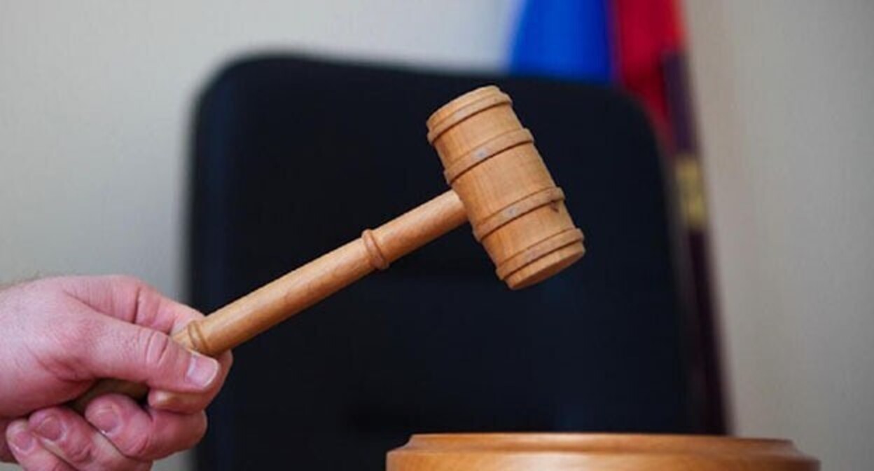 A gavel. Photo: Fyodor Obmaykin / Yugopolis