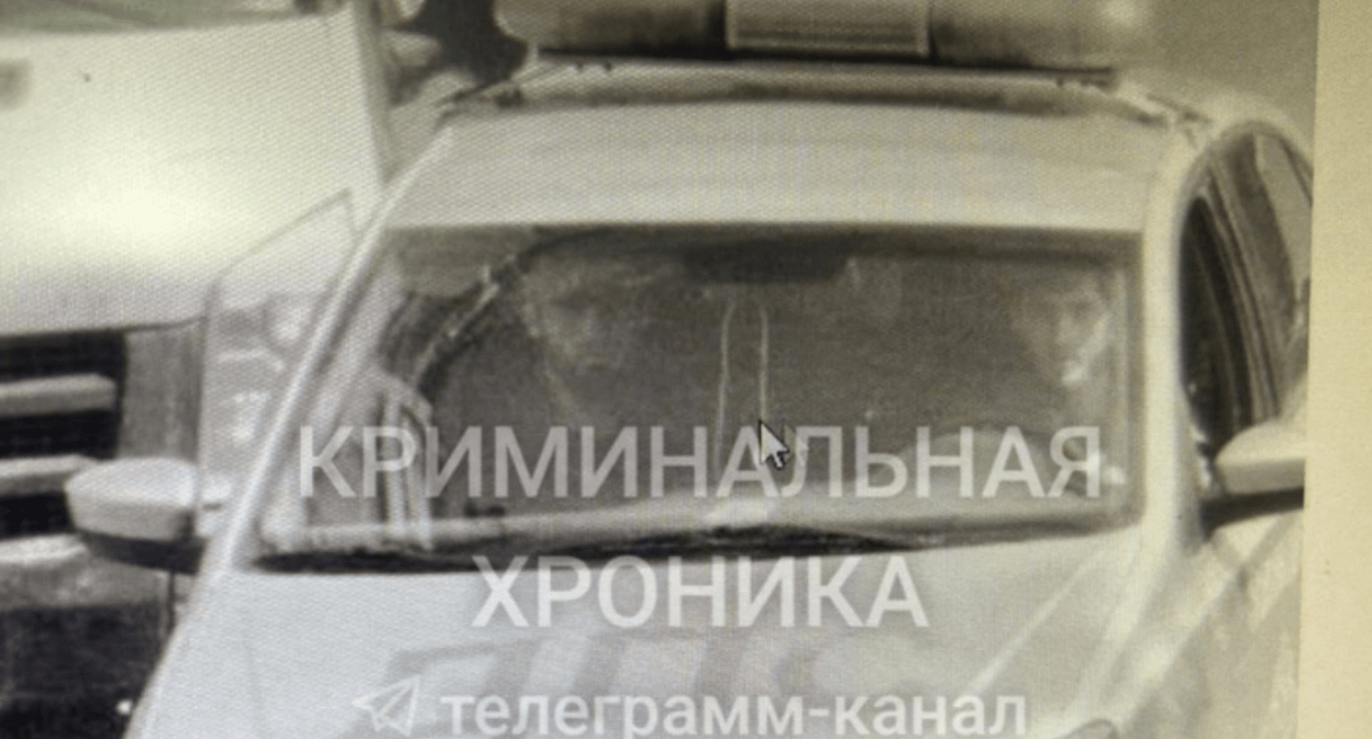 Photo of the attackers on policemen in Makhachkala: screenshot of the photo from the Telegram channel “Criminal Chronicle” dated May 5, 2025: https://t.me/criminal_chronicle/7595