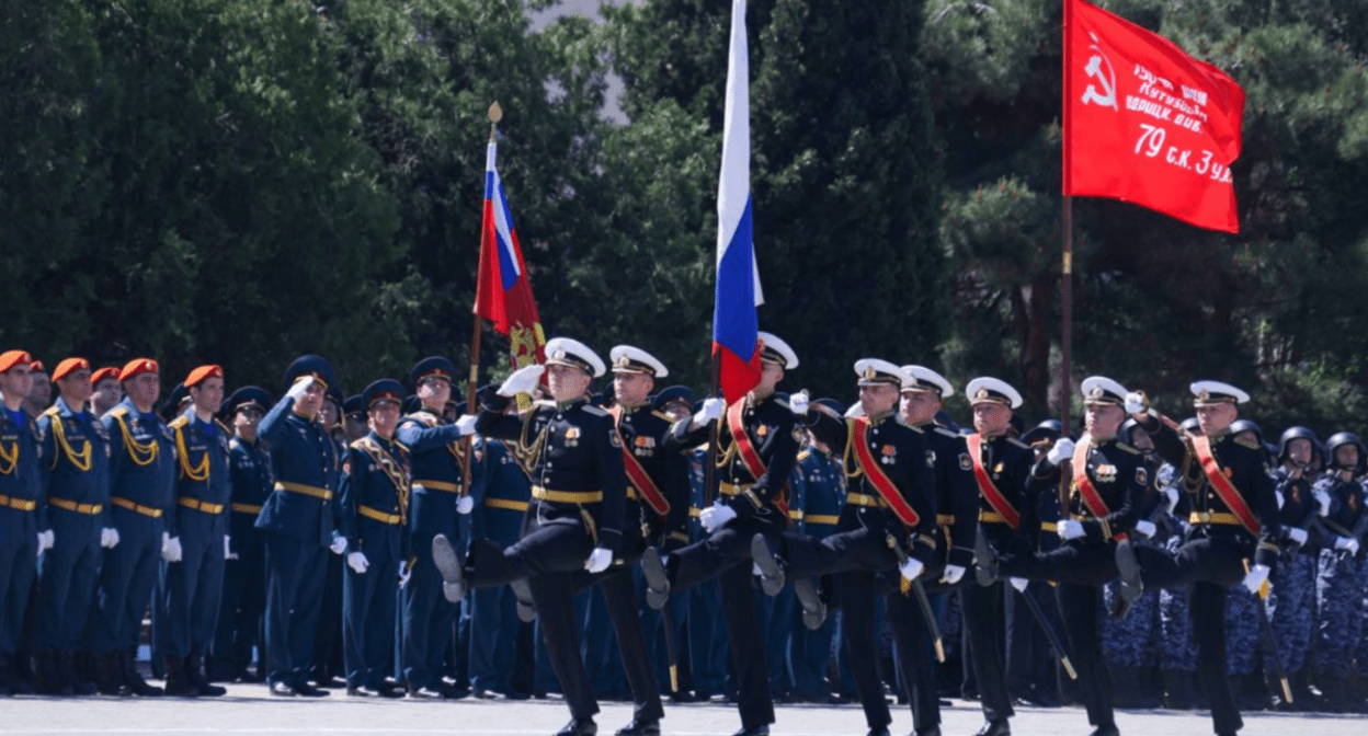 Caspian Flotilla fighters at the military parade in Kaspiysk. A screenshot of a photo by the administration of the leader of Dagestan from May 9, 2025, https://t.me/agiprd/24514.
