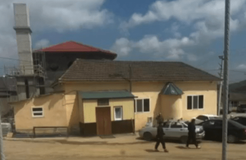 The mosque building. A frame from the video by auh_media from May 10, 2025, https://www.instagram.com/p/DJfLKA9sWTp/ (On March 21, 2022, the Tverskoi Court of Moscow banned the activities in Russia of the Meta Company, owning the Facebook, Instagram, and WhatsApp, in connection with extremist activities.)