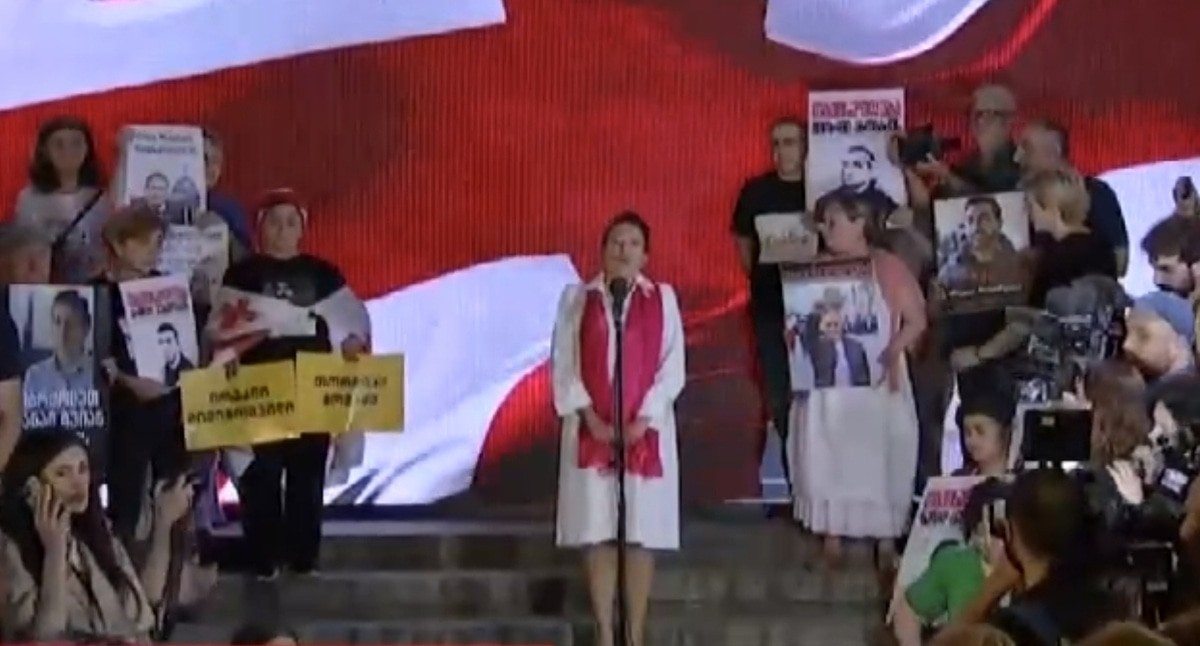 Salome Zurabishvili’s speech on Rustaveli Avenue. A screenshot from a video by the “Pirveli” TV channel.
