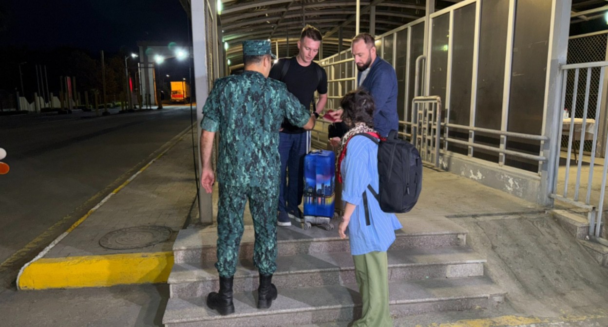 Evacuation of Russian citizens from Iran: photo: https://1news.az/news/20250615111956104-Evakuatsiya-rossiiskikh-grazhdan-iz-Irana-osushcestvlyaetsya-poetapno-FOTO.