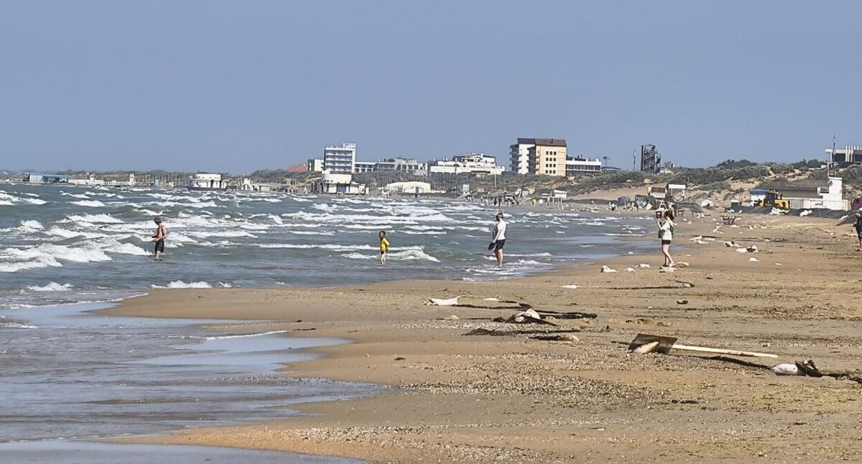 A beach in Anapa. June 17, 2025. Photo by https://t.me/makovozovy/38686
