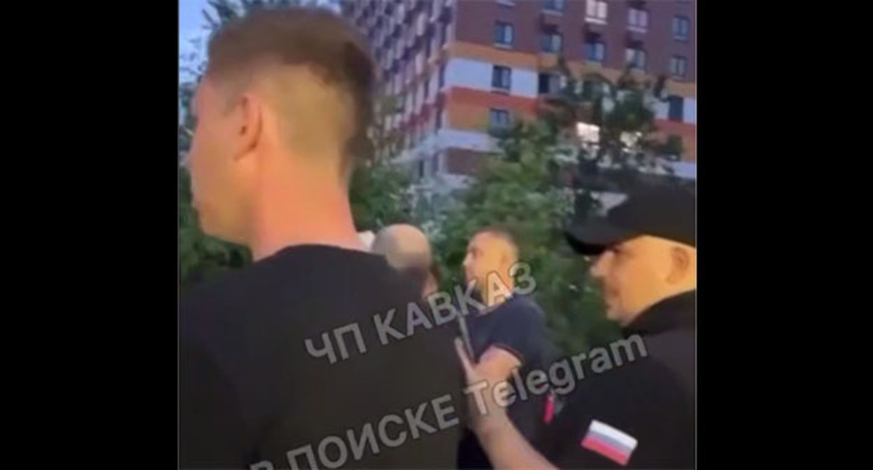 A frame of video of residents of Lyublino in Moscow. June 19, 2025. Video screenshot https://t.me/chp_kavkaz/23733
