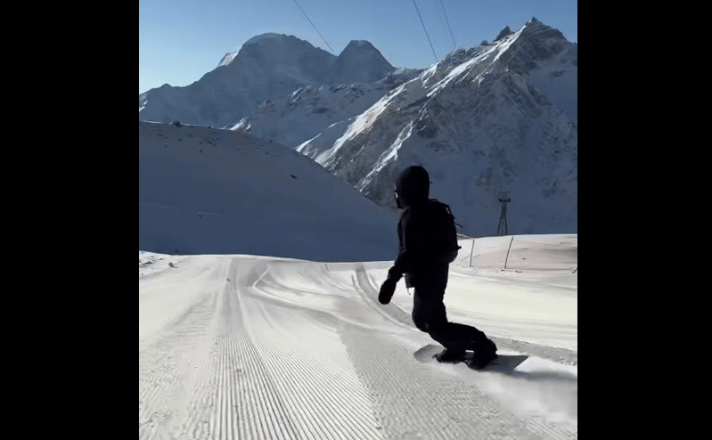 Descent from Elbrus. Still frame from the Telegram channel of the resort from 06.07.25, https://t.me/elbrusresort/7659