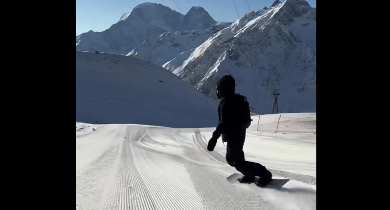 Descent from Elbrus. Still frame from the Telegram channel of the resort from 06.07.25, https://t.me/elbrusresort/7659