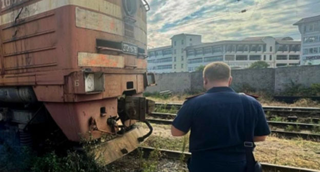 A law enforcement officer at the scene of the investigation. Photo: https://zmsut.sledcom.ru/news/item/2018682/