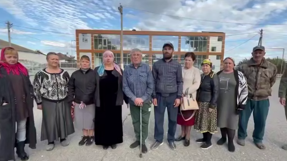 Residents of the Shelkovsky district contacted Shamanov. Still from a video from the Telegram channel "Tut Chechnya" from September 28, 2025, https://t.me/tutchechnya/6931.
