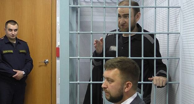 Rauf Arashukov in the courtroom. Photo: https://vk.com/@-212013304-sudom-prodolzhaetsya-rassmetrenie-ugolovnogo-dela-v-otnoshen?subtype=primary