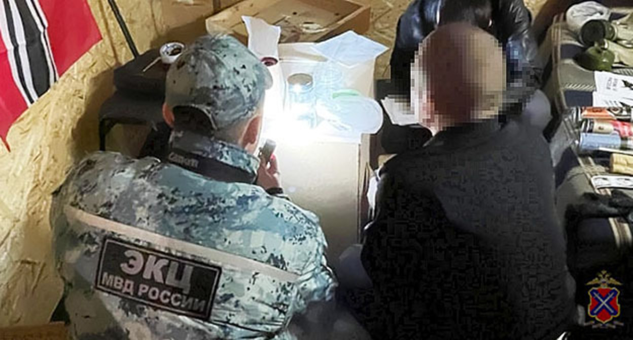 A search of the garage where the group members gathered. Video still from June 30, 2025. Photo: https://34.xn--b1aew.xn--p1ai