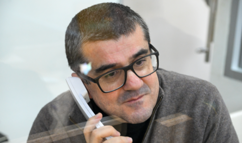 Arayik Harutyunyan in court. Screenshot of the photo "AzerTag" from 12/4/25, https://azertag.az/ru/xeber/v_sude_nad_grazhdanami_armenii_zavershilos_zashchititelnoe_vystuplenie_advokatov_obvinyaemyh-3898143