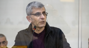 David Ishkhanyan in court. Screenshot from Azertac photo from December 26, 2025, https://azertag.az/ru/xeber/sudebnoe_rassmotrenie_po_delu_o_grazhdanah_armenii_zaversheno-3941531.