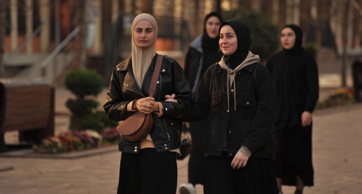 Residents of Grozny. Photo: Rizvan Rasuev, Grozny-Inform news agency https://www.grozny-inform.ru/