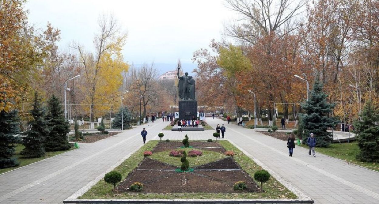 Lenin Komsomol Park in Makhachkala. Photo courtesy of the Dagestan Ministry of Tourism press service. Lenin Komsomol Park in Makhachkala. Photo courtesy of the Dagestan Ministry of Tourism press service.