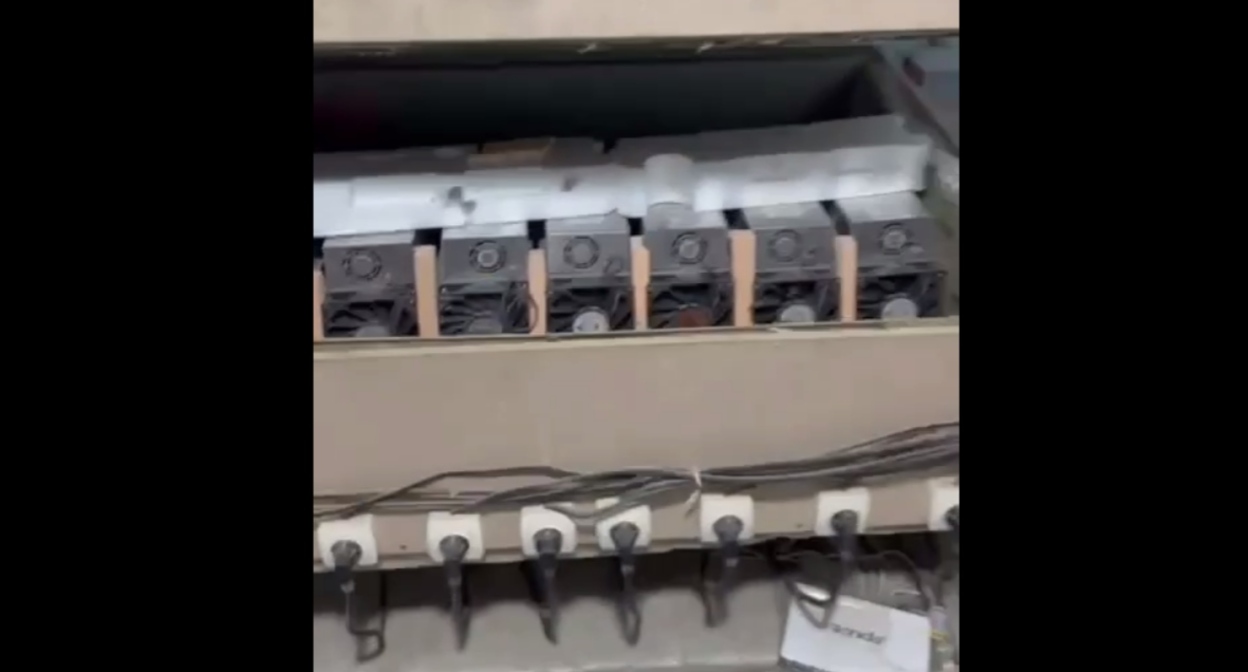 A mining farm in the village of Shamilkala. Still from a video by the Ministry of Energy of Dagestan https://t.me/minenergo_rd/4807