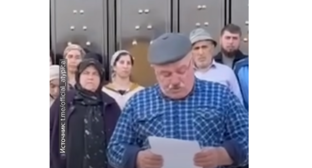 An appeal from Gulli residents to Melikov. Still from the "Caucasian Knot" video: https://www.youtube.com/watch?v=F8e-AKcsJ00&t=43s.