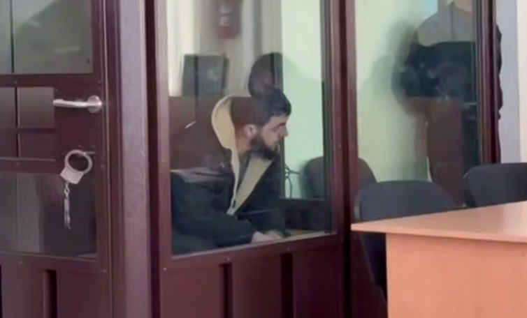 Rajidin Yaraliev in the courtroom. Still from a video by the United Press Service of the Courts of Dagestan, January 31, 2026, https://t.me/Femida_Dagestana/362.