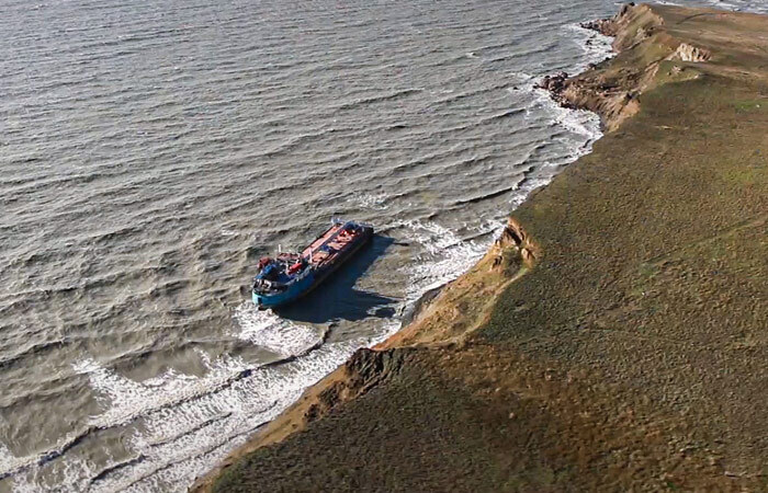 A sunken tanker. Photo: Press Service of the Ministry of Natural Resources