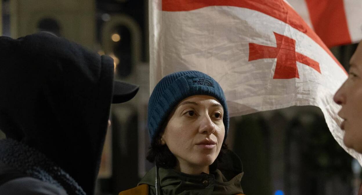 Protesters on Rustaveli Avenue. Photo: Mariam Dzidzaria / Netgazeti