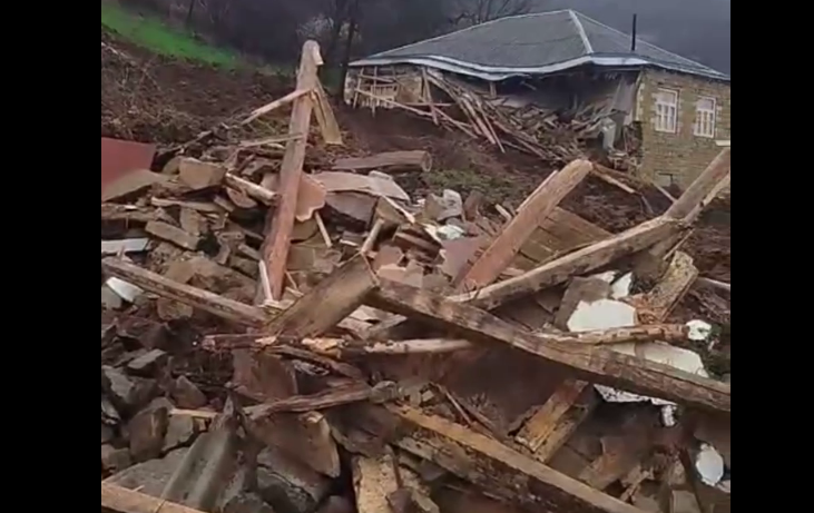 A destroyed house in the village of Kirki. Still from a video from Zapir Gasanov's Telegram channel, April 5, 2026, https://t.me/ZapirGasanov/18275.