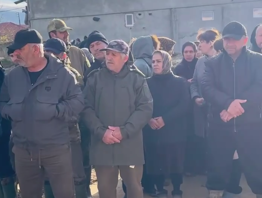 Residents of the Gazoraspredelitel village in Makhachkala appealed to the mayor of Makhachkala and the head of Dagestan to remove obstructions in the riverbed. Photo: Chernovik 2.0 / Telegram channel