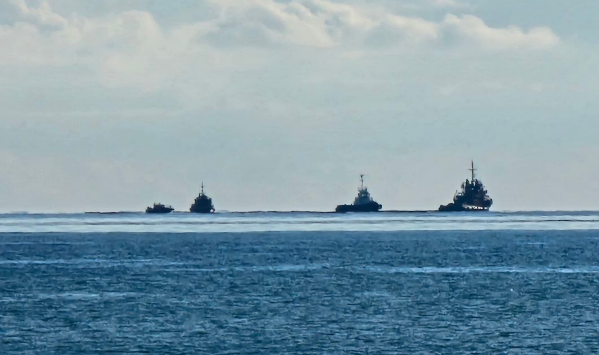 Ships clean up pollution near Anapa. Screenshot of a photo by Yuri Ozarovsky from April 11, 2026, https://t.me/MoreOz/120734 Ships clean up pollution near Anapa. Screenshot of a photo by Yuri Ozarovsky from April 11, 2026, https://t.me/MoreOz/120734