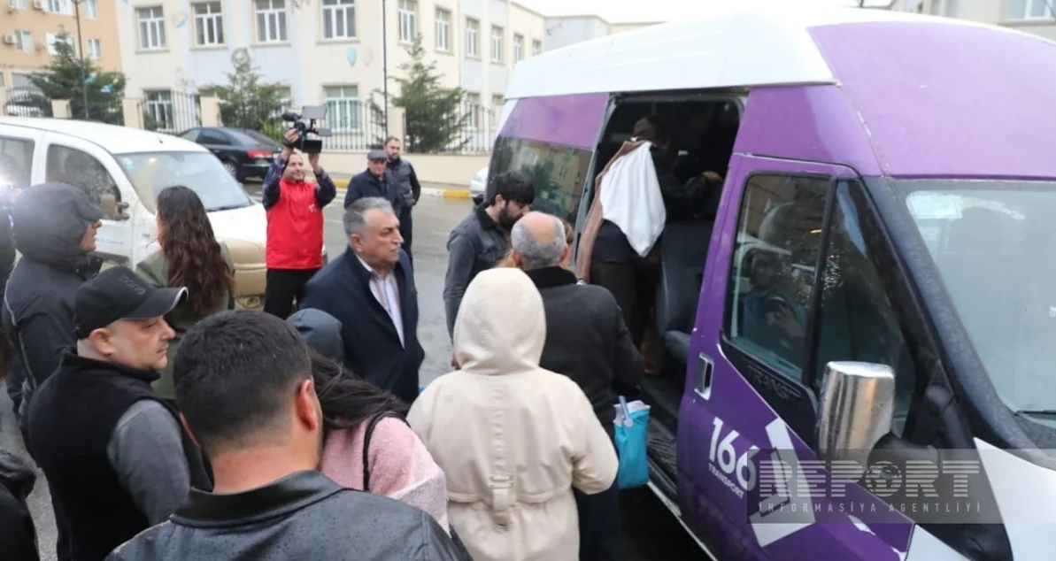 Displaced persons. April 21, 2026. Photo: Report https://report.az/ru/vnutrennyaya-politika/v-ramkah-velikogo-vozvrasheniya-eshe-92-semi-otpravilis-v-agdam