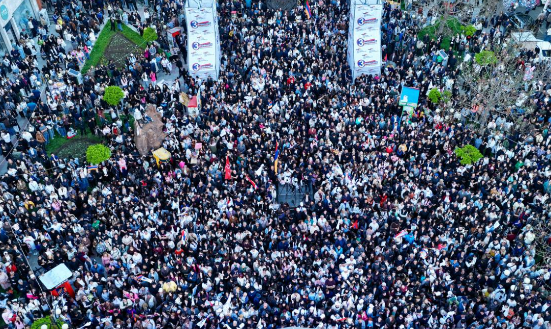 Participants in the "Strong Armenia" rally in Vanadzor. Screenshot from Samvel Karapetyan's Facebook page* https://www.facebook.com/photo?fbid=122178583442928913&set=a.122095132658928913 Participants in the "Strong Armenia" rally in Vanadzor. Screenshot from Samvel Karapetyan's Facebook page* https://www.facebook.com/photo?fbid=122178583442928913&set=a.122095132658928913