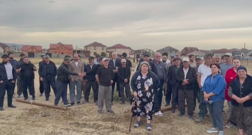 A still from a video message from residents of the Turali microdistrict: https://t.me/chernovik_new/9378 A still from a video message from residents of the Turali microdistrict: https://t.me/chernovik_new/9378