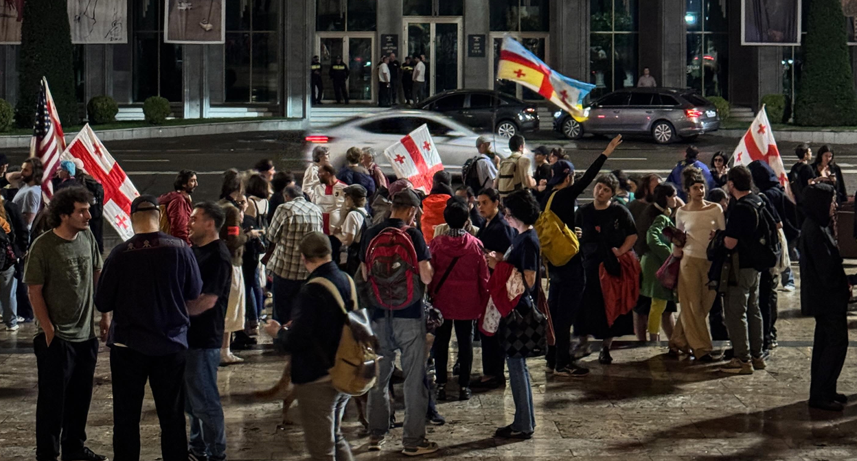 Activists outside the Georgian Parliament in Tbilisi on the 560th day of continuous protests. Photo: Netgazeti/ Facebook