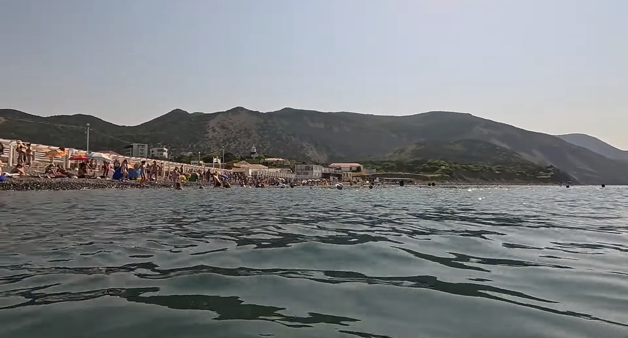 Bolshoy Utrish Beach. Still from video https://www.youtube.com/watch?v=vneJsvKyuk8 (Meta (owner of Facebook, Instagram, and WhatsApp) is banned in Russia).