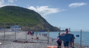 Anapa residents fighting for access to the beach faced threats