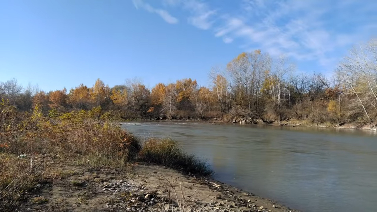 The Sunzha River in Chechnya. Frame from the video https://www.youtube.com/watch?v=4wYF3ZD9hVo