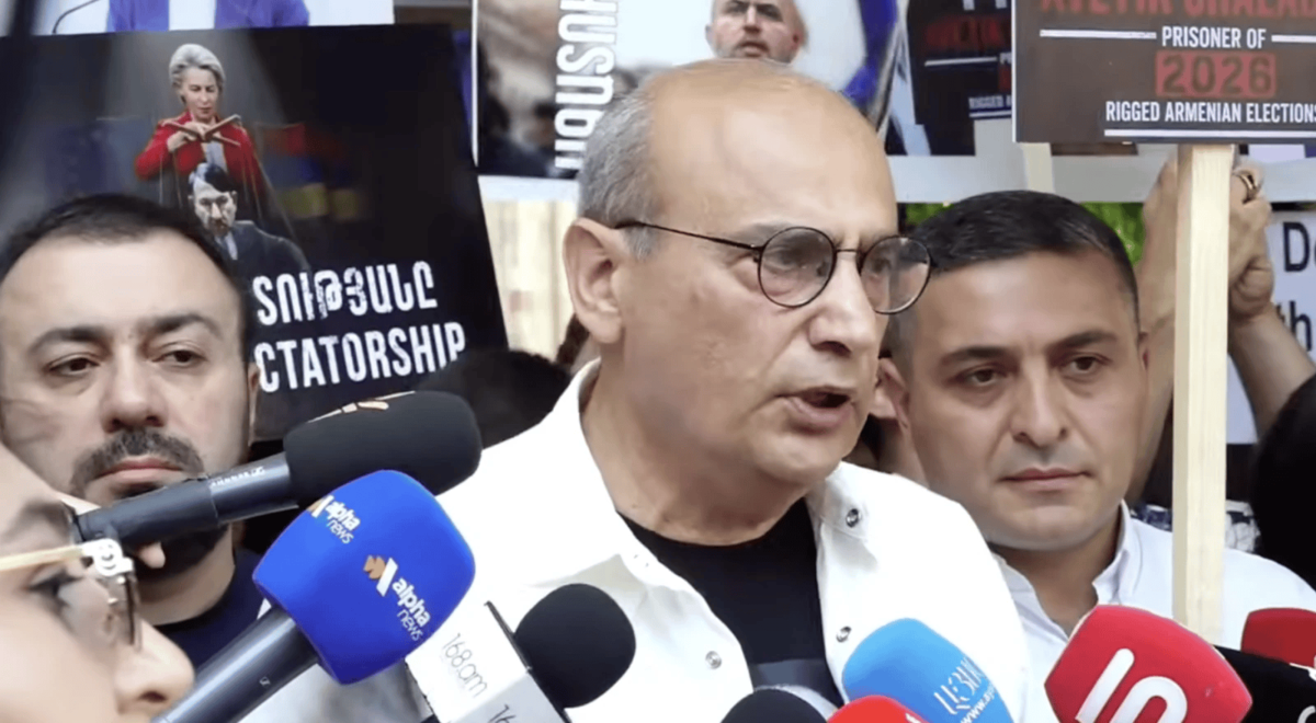 A frame of two opposition movements held a protest outside the government building of Armenia. Photo: News.am. / https://news.am/ru/news/1047326 A frame of two opposition movements held a protest outside the government building of Armenia. Photo: News.am. / https://news.am/ru/news/1047326
