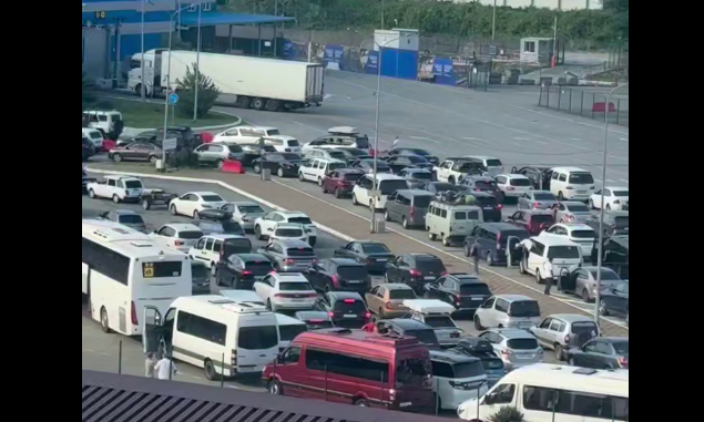 Traffic jam at the border with Abkhazia. Still frame from the video https://t.me/apsny/26475 from 11.07.26