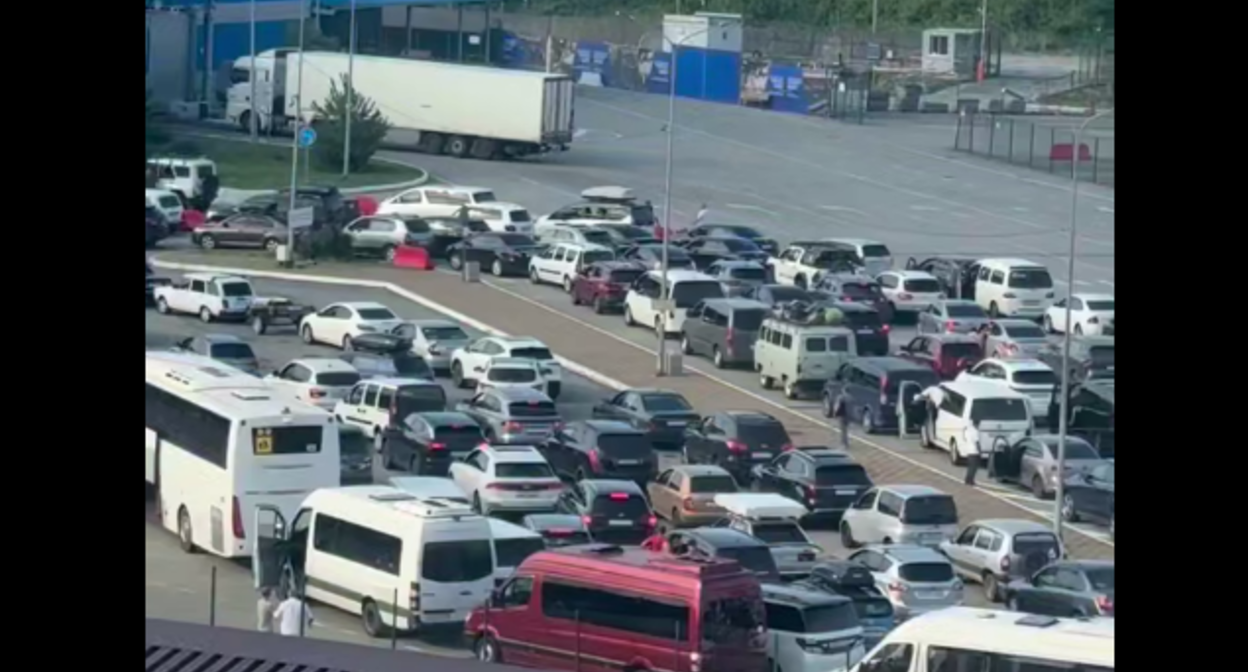 Traffic jam at the border with Abkhazia. Still frame from the video https://t.me/apsny/26475 from 11.07.26 Traffic jam at the border with Abkhazia. Still frame from the video https://t.me/apsny/26475 from 11.07.26