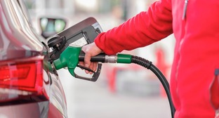 Refueling a car. Photo: pixabay.com