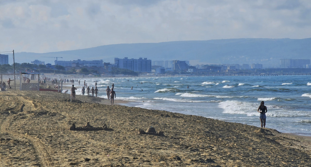 Beach in Anapa. Photo: Yuri Ozarovsky https://vk.com/seaoz?z=photo-145347798_457422013%2Fwall-145347798_306013