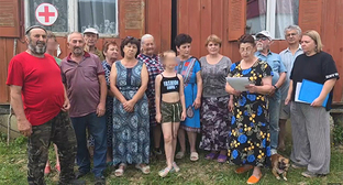 Residents of Gunayka Fourth are recording a video message to the authorities. Frame from the video https://vk.ru/wall-240257850_3