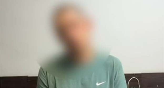 Suspect in the arson of five cars. Frame from the video in the Telegram channel of the Krasnodar police – https://t.me/mvd23krasnodar/8177 Suspect in the arson of five cars. Frame from the video in the Telegram channel of the Krasnodar police – https://t.me/mvd23krasnodar/8177