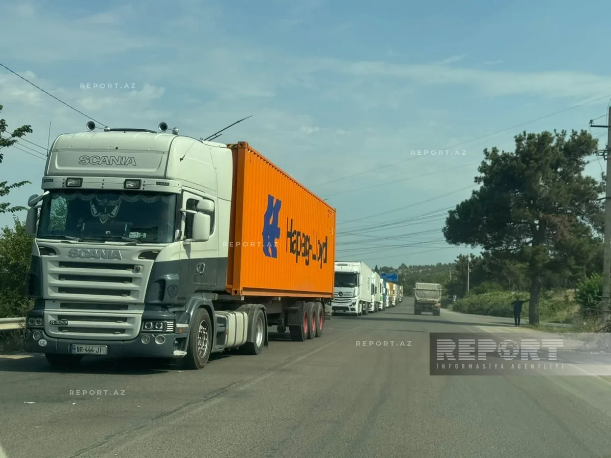 Truck drivers from Azerbaijan complained about delays when entering Georgia. Photo: Report / https://report.az/ru/v-regione/azerbajdzhanskie-dalnobojshiki-v-gruzii-nedelyami-ne-mogut-projti-tamozhnyu-v-mid-napravlen-zapros