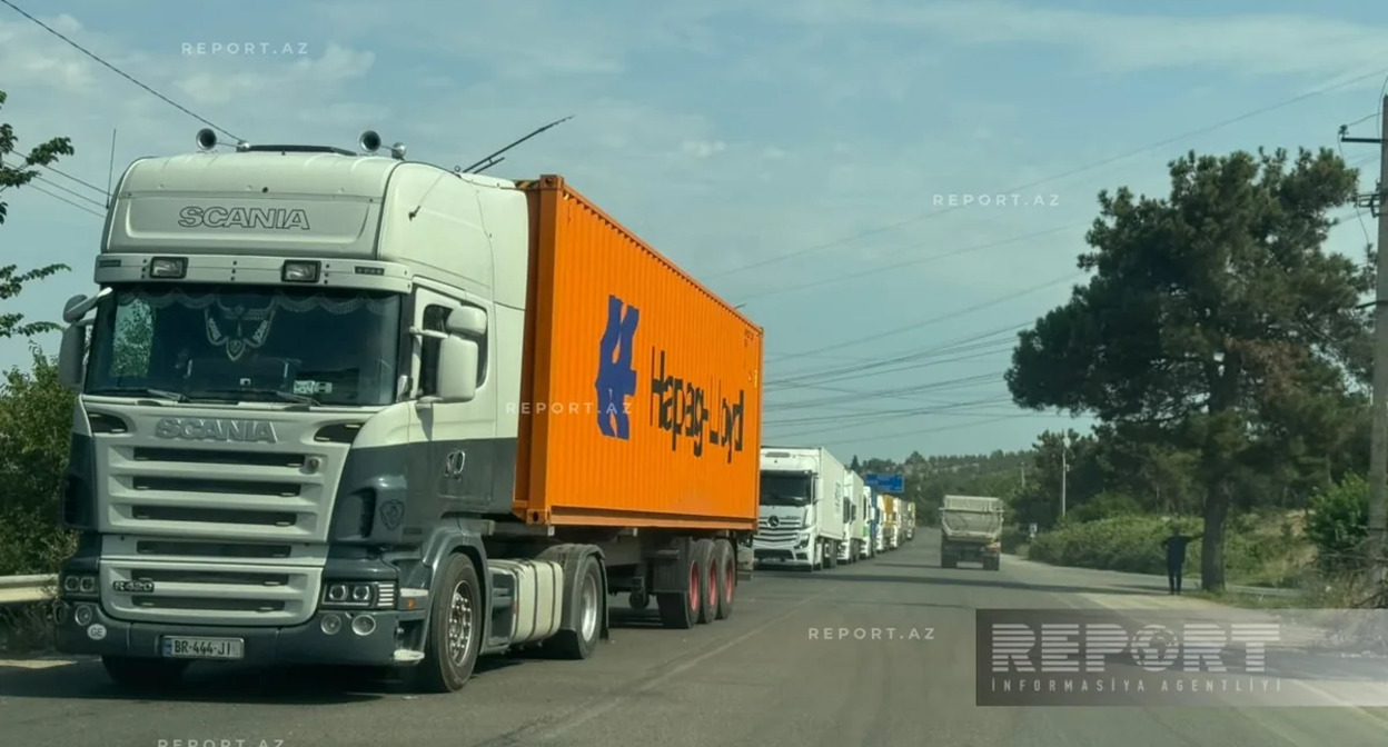 Truck drivers from Azerbaijan complained about delays when entering Georgia. Photo: Report / https://report.az/ru/v-regione/azerbajdzhanskie-dalnobojshiki-v-gruzii-nedelyami-ne-mogut-projti-tamozhnyu-v-mid-napravlen-zapros