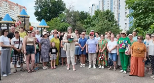 Residents of the Krasnodar residential complex "Legenda" are recording a video appeal to Putin. Frame from the video https://t.me/typodar/62727