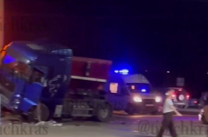 Situation at the gas station. Still frame from the video "Krasnodar/Teletype" from 16.08.26, https://t.me/tipichkras/82120. Situation at the gas station. Still frame from the video "Krasnodar/Teletype" from 16.08.26, https://t.me/tipichkras/82120.